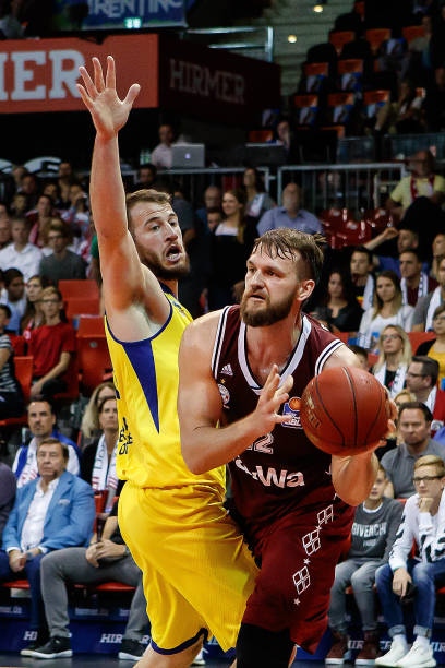 他们在多年 他们在多年